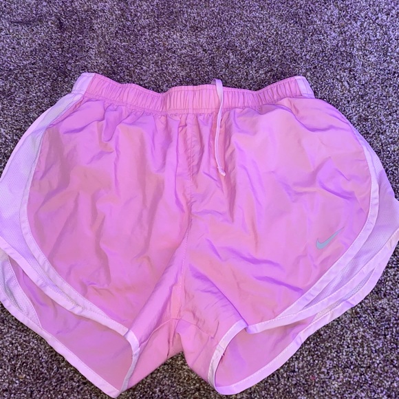 pink nike shorts. - Picture 1 of 3
